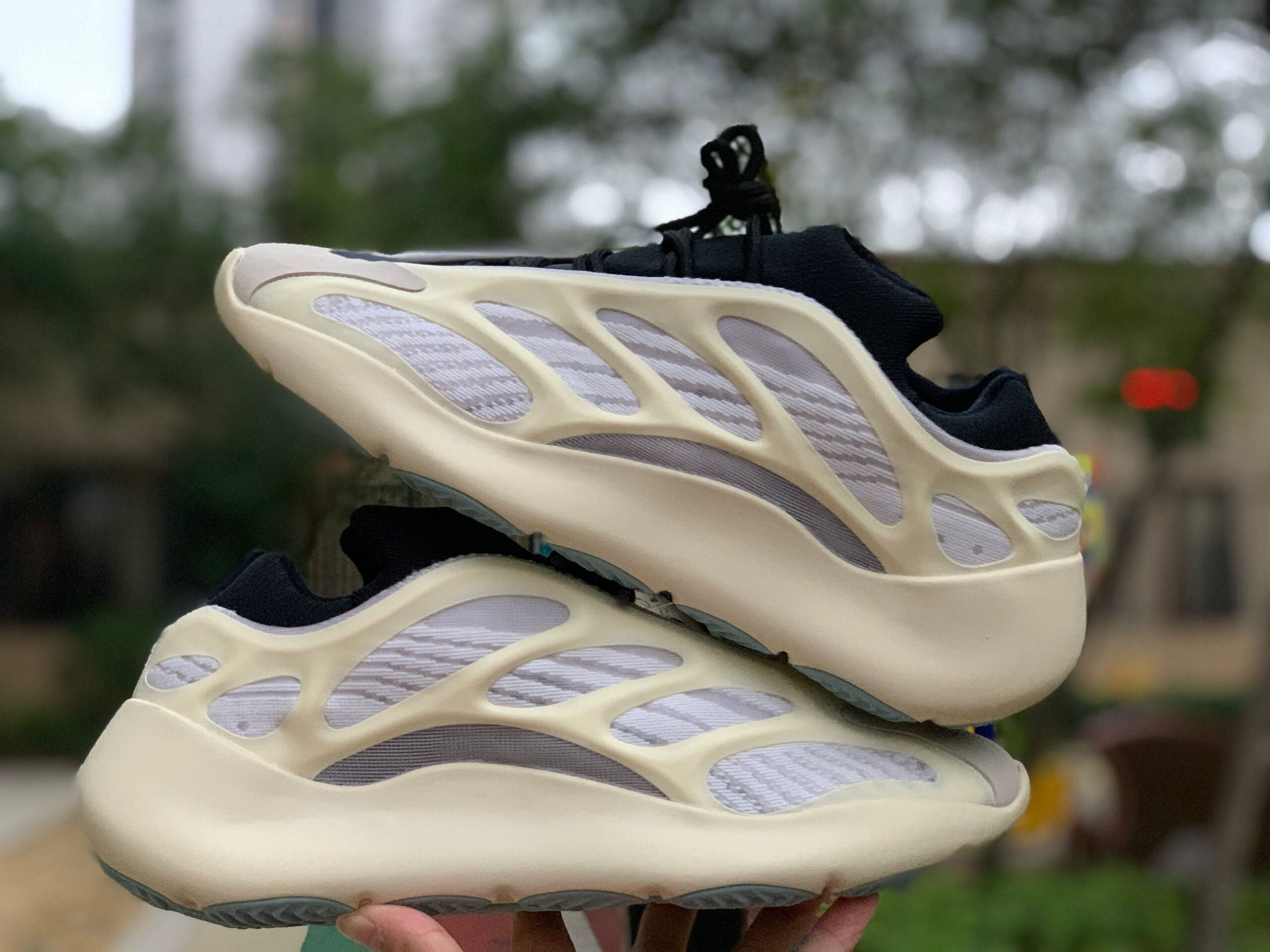 Adidas Yeezy 700 V3 Azael