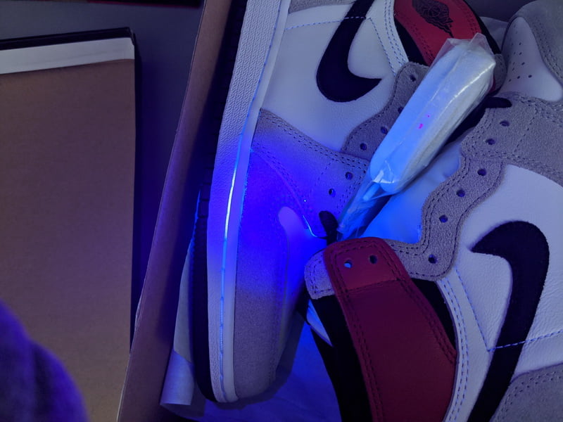 Jordan 1 Retro High Light Smoke Grey