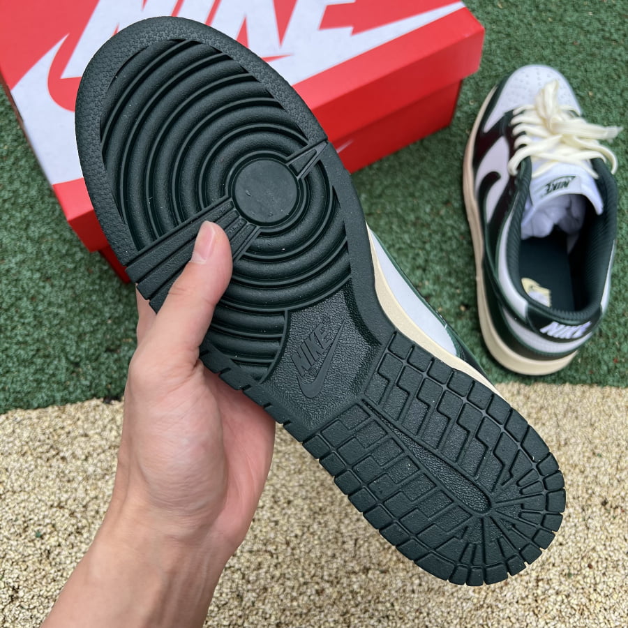 Nike Dunk Low Vintage Green