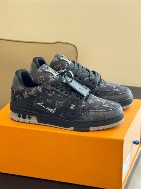 LOUIS VUITTON LV TRAINER SNEAKER – LVS171