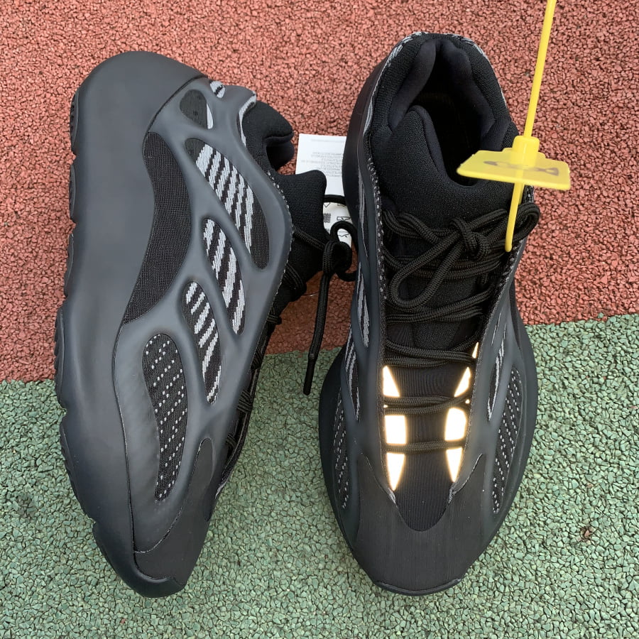 adidas Yeezy 700 V3 Alvah