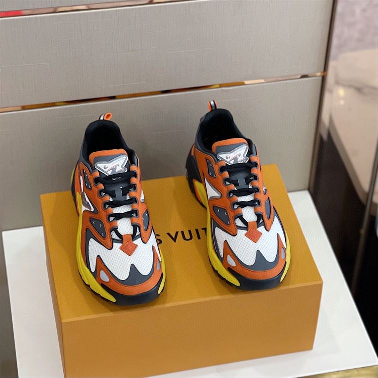 LOUIS VUITTON RUNNER TATIC SNEAKER – LVS027