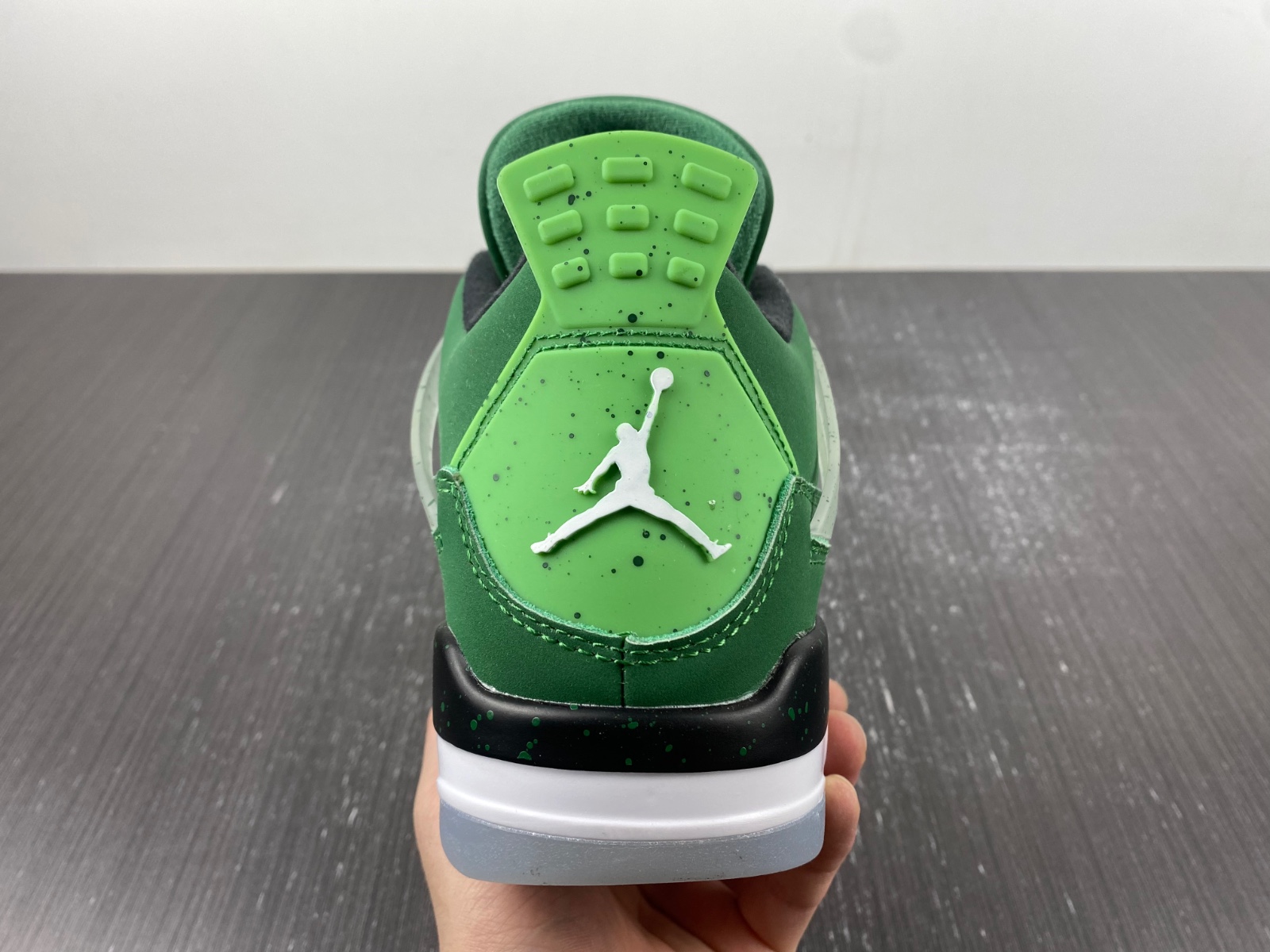 Air Jordan 4 Retro Wahlburgers