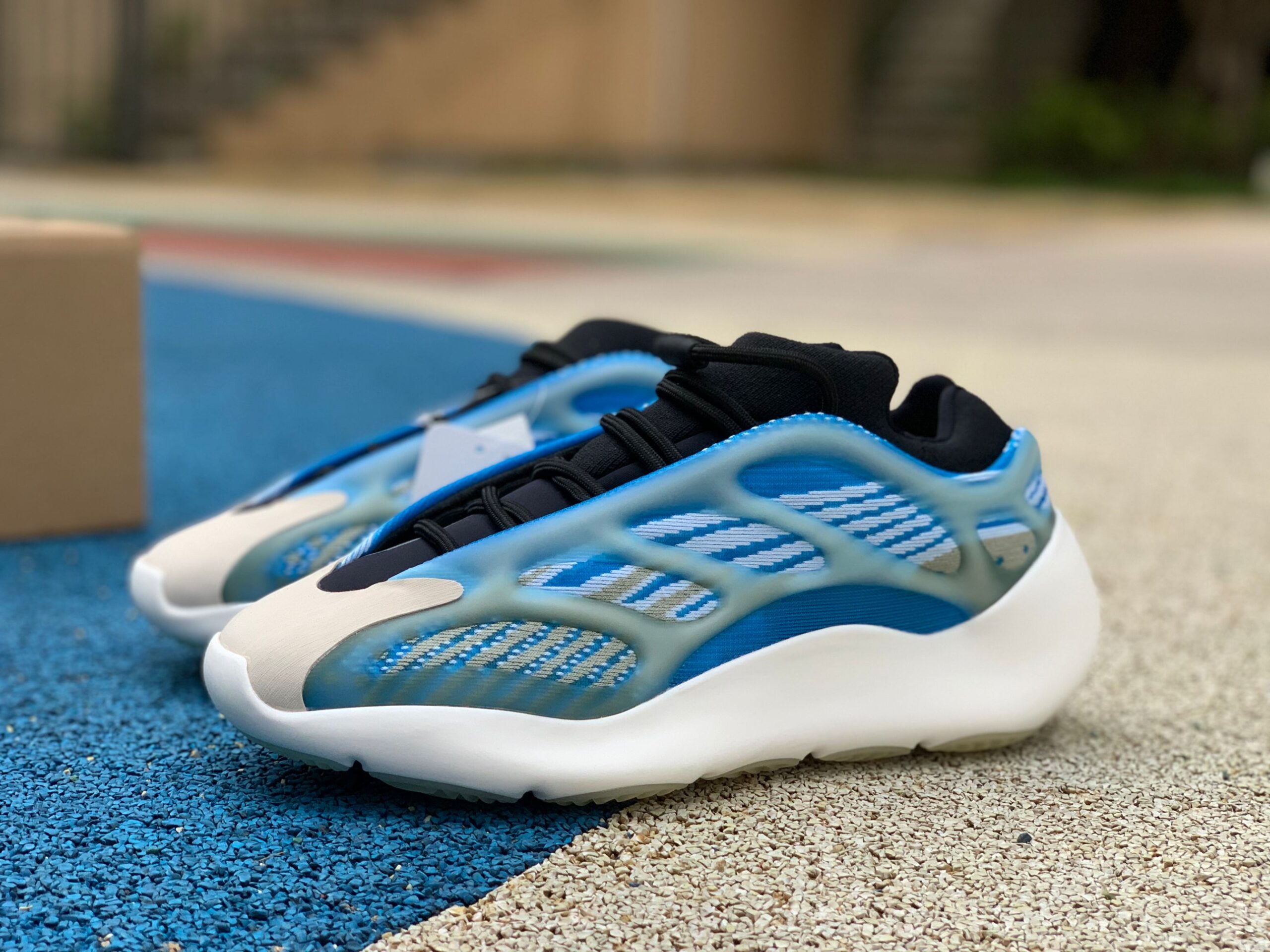 adidas Yeezy 700 V3 Arzareth