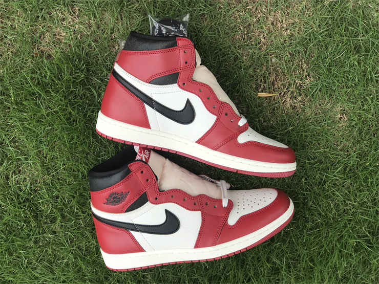 Air Jordan 1 High OG Chicago Lost and Found