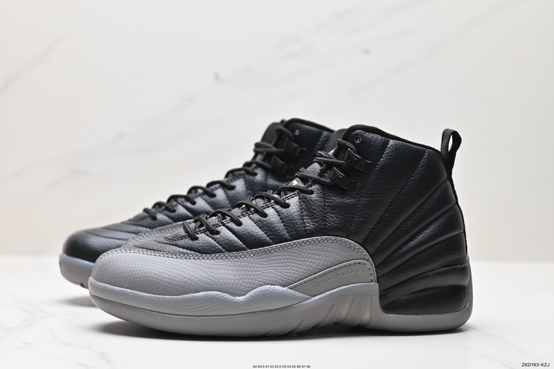 Air Jordan 12 