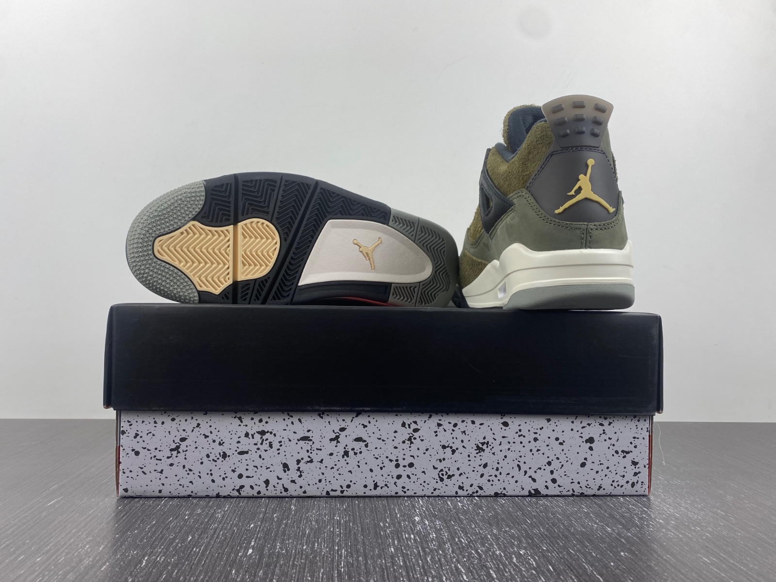 Air Jordan 4 Craft Medium Olive