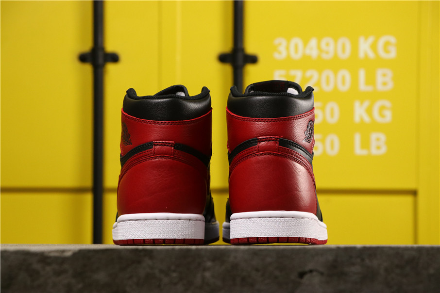 Jordan 1 Retro Bred “Banned” (2016)