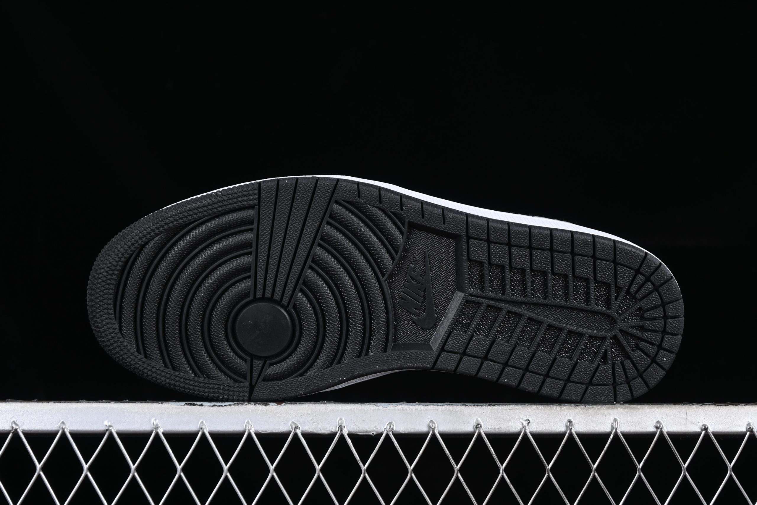 Air Jordan 1 Low OG Shadow