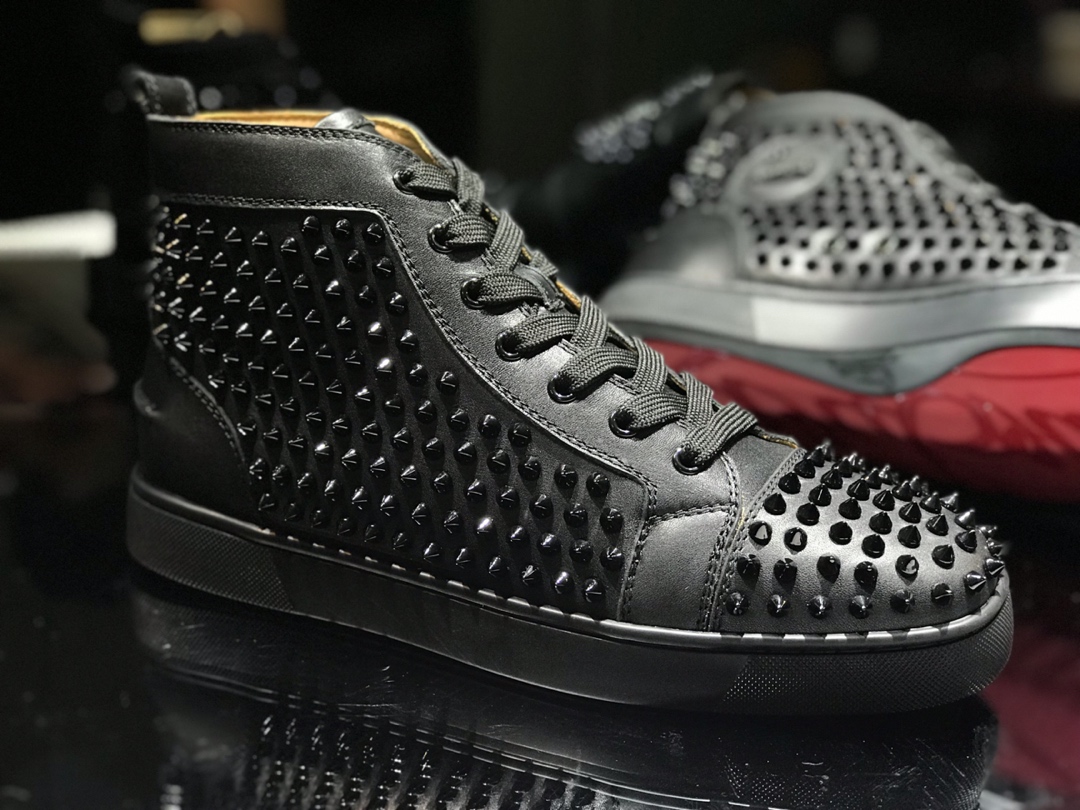 Christian Louboutin Louis Spikes Sneakers Calf leather and spikes Black