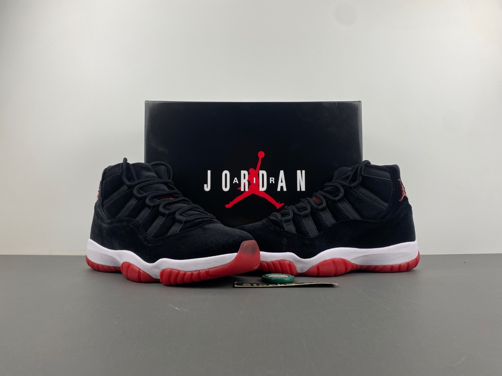 Air Jordan 11 Bred Velvet