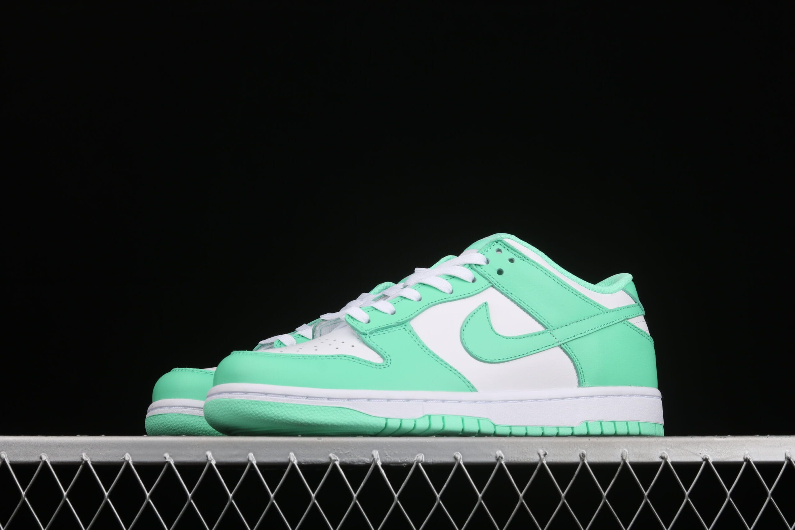 Nike Dunk Low Green Glow