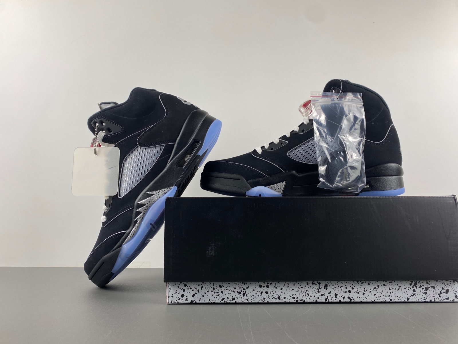 Air Jordan 5 “Black Metallic Reimagined”