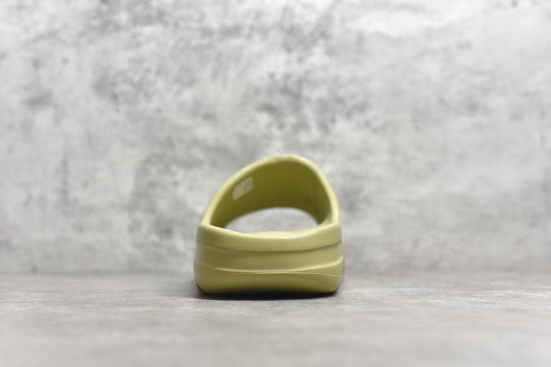 Yeezy Slide Resin