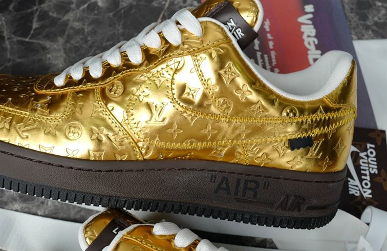 LOUIS VUITTON X NIKE AIR FORCE 1 LOW-TOP SNEAKERS IN GOLD – LVS114