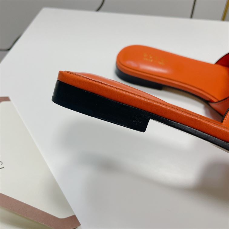 GUCCI WOMEN’S INTERLOCKING G CUT-OUT SLIDE SANDAL – GSL015