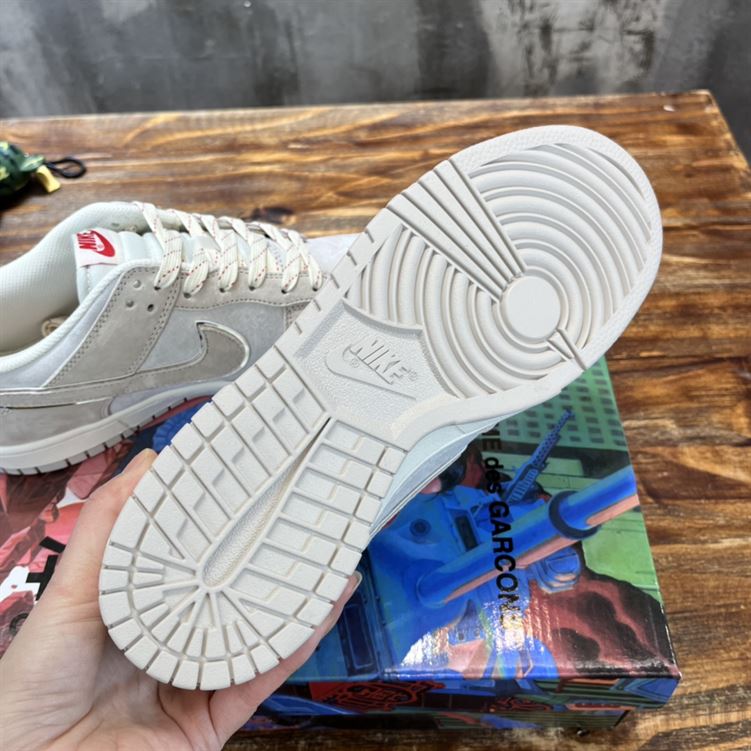 NIKE ZOOM DUNK LOW PRO SB ‘SUMMIT WHITE’ SNEAKER – NSN001