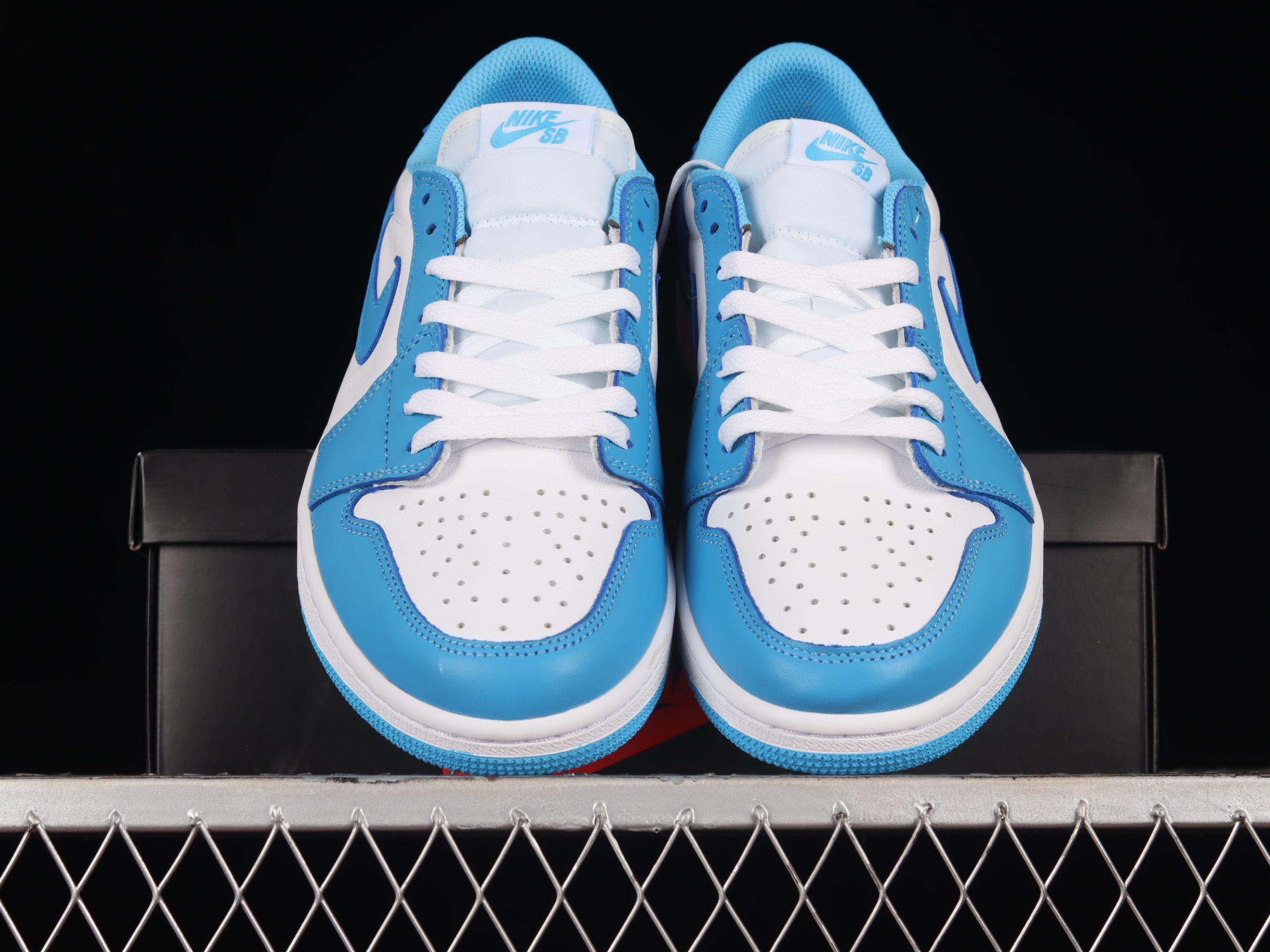 Jordan 1 Low SB UNC