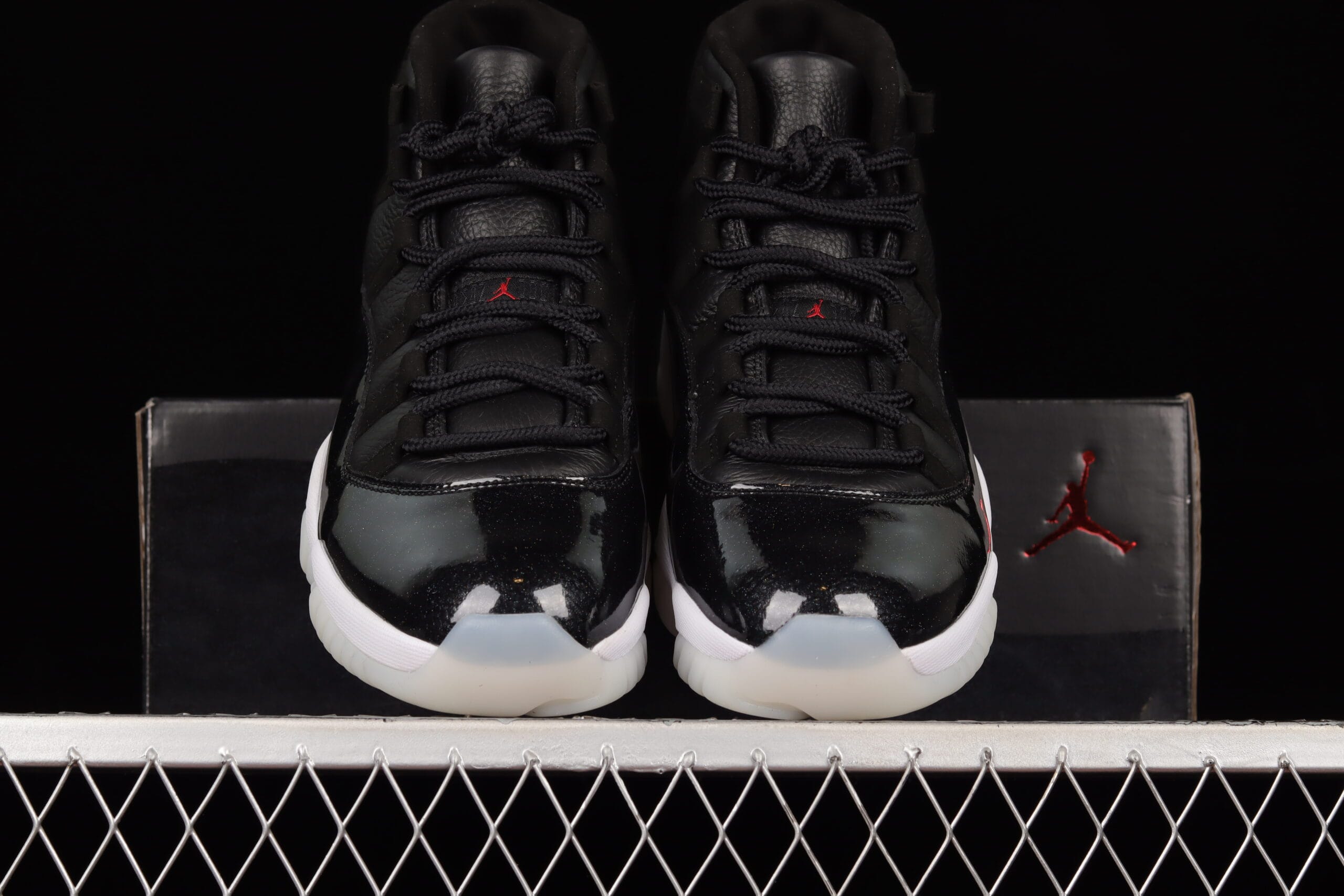 Jordan 11 Retro 72-10, Black/Gym Red-White-Anthracite