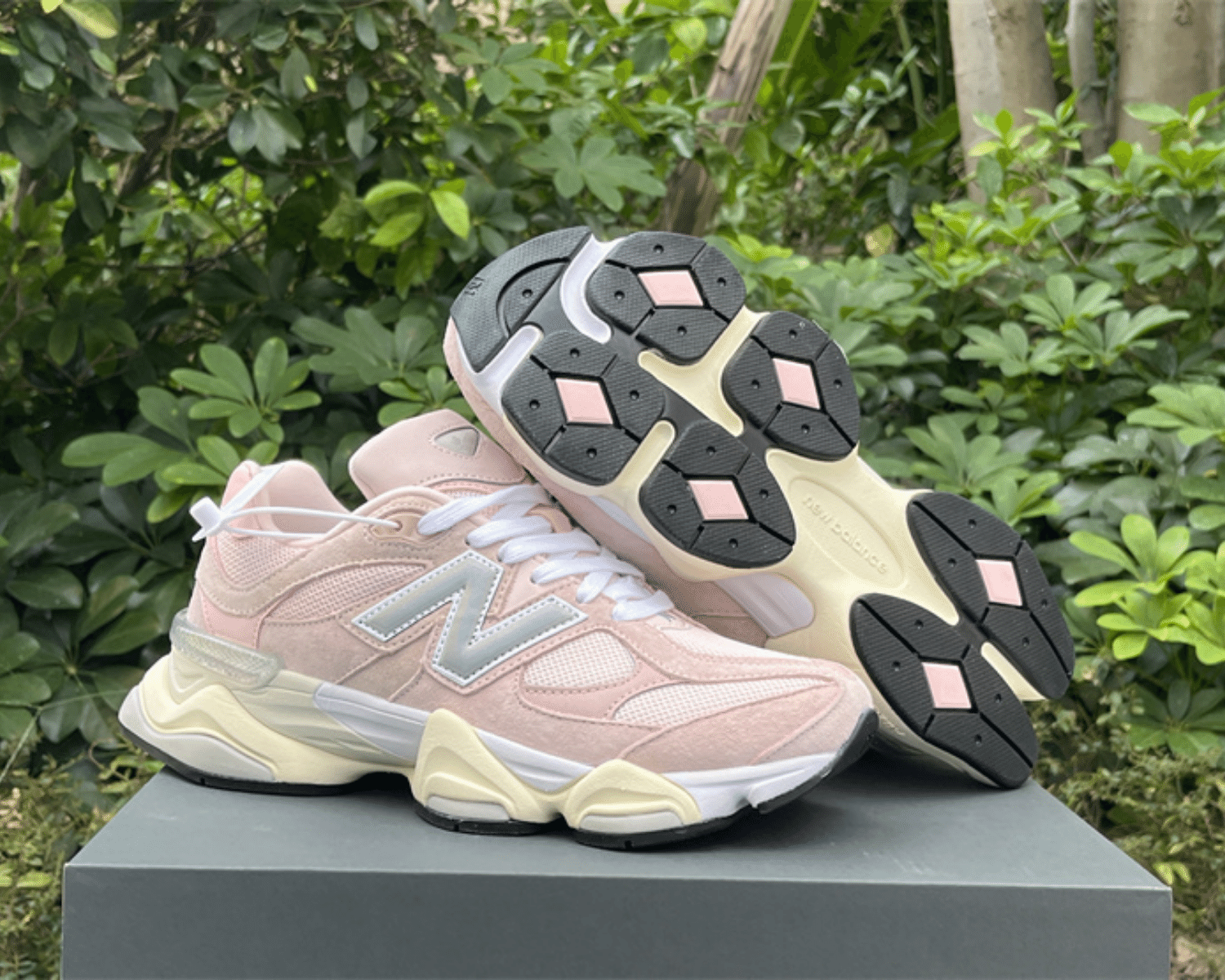 New Balance 9060 Crystal Pink