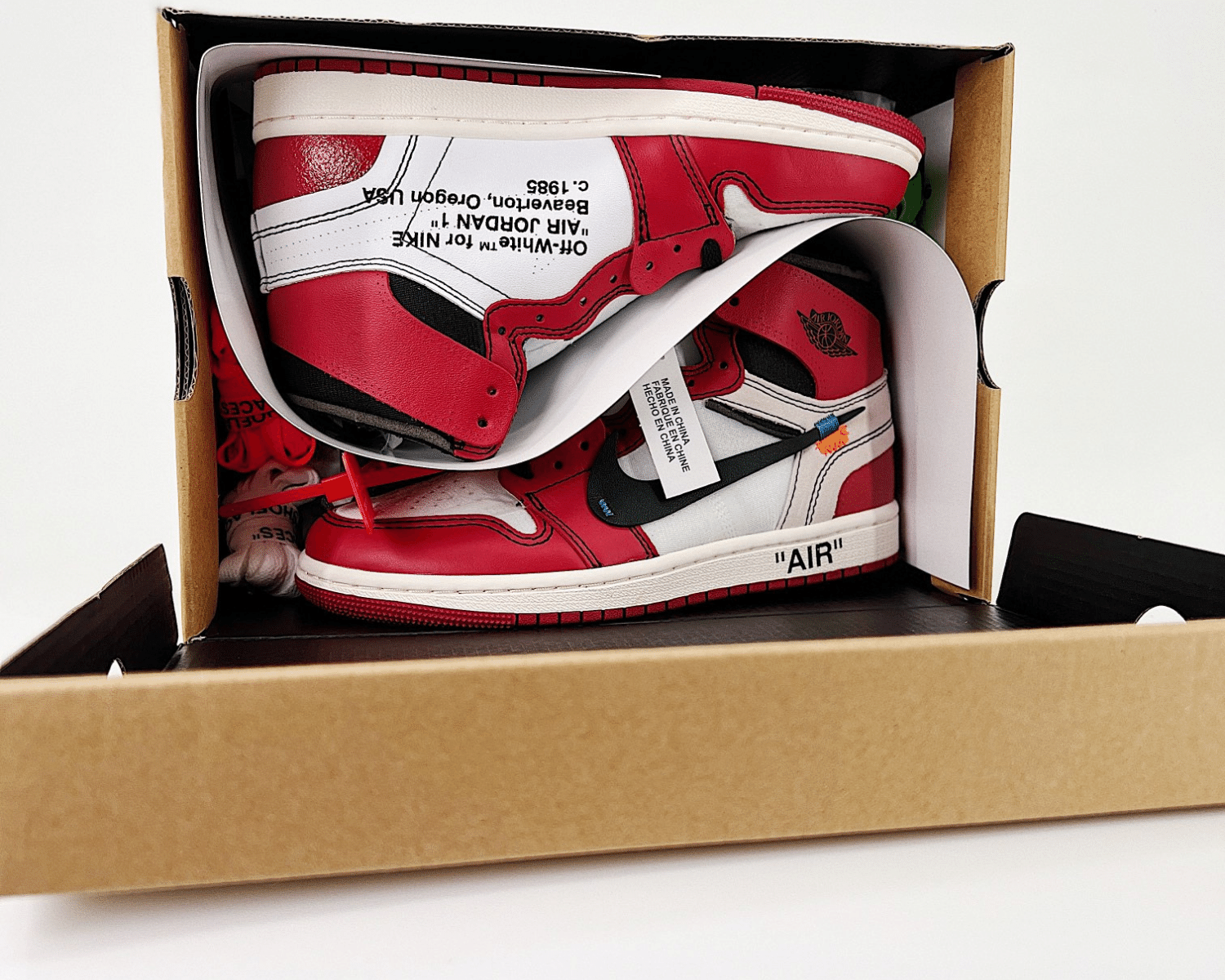 Off White x Air Jordan 1 Chicago Red