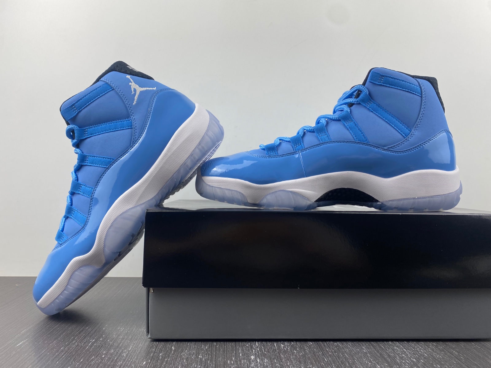 Air Jordan 11 Retro ‘Pantone’