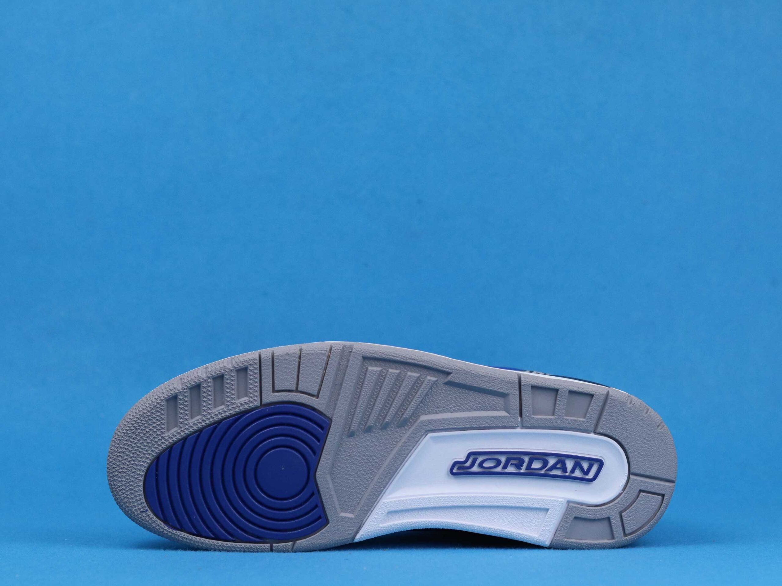 Jordan 3 Retro Varsity Royal Cement