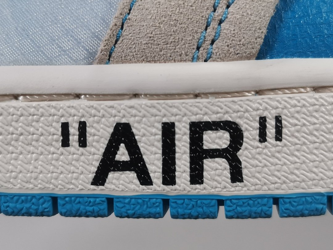 Air Jordan 1 Retro High Off-White University Blue Extended Size
