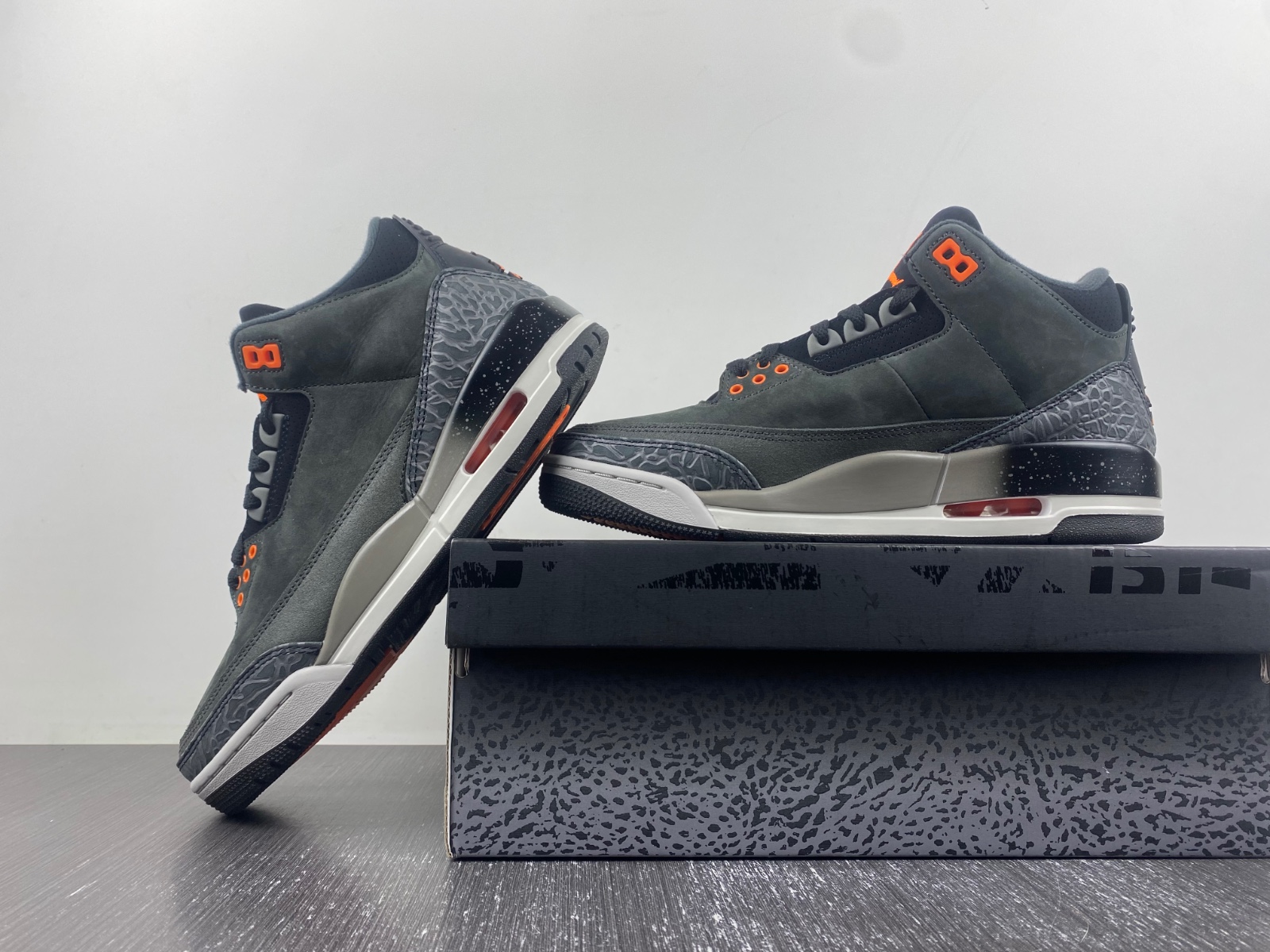 Jordan 3 Retro Fear Pack (2023)