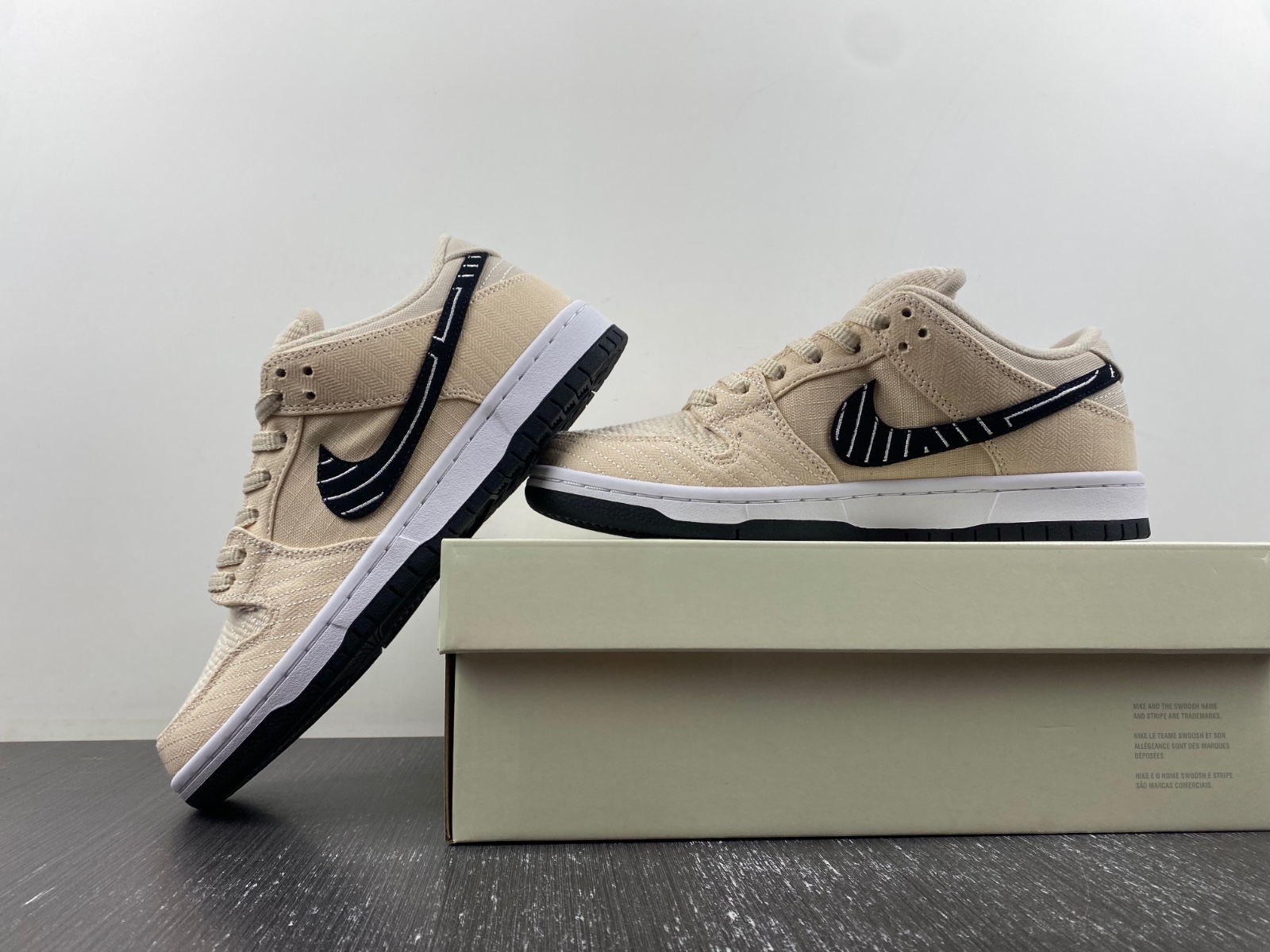 Albino & Preto x Nike Dunk SB Low