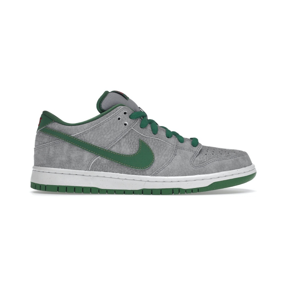 Nike SB Dunk Low Medusa