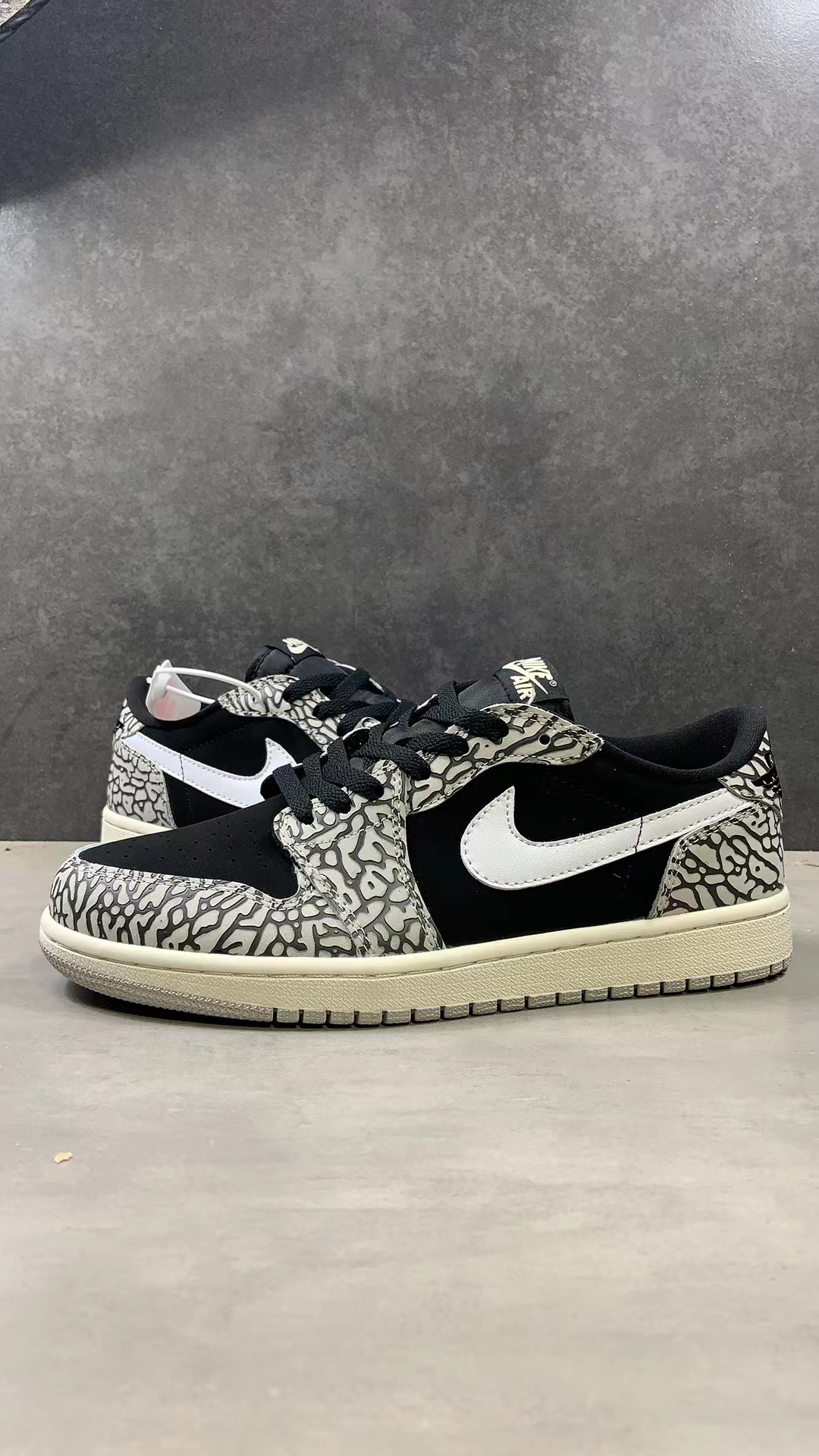 Air Jordan 1 Retro Low OG Black Cement