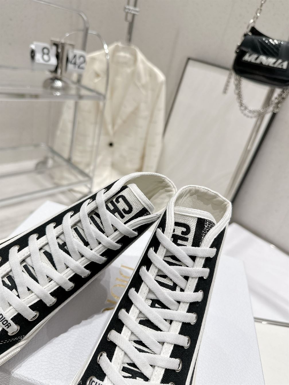 DIOR WALK’N’DIOR HIGH-TOP PLATFORM SNEAKER – DO117