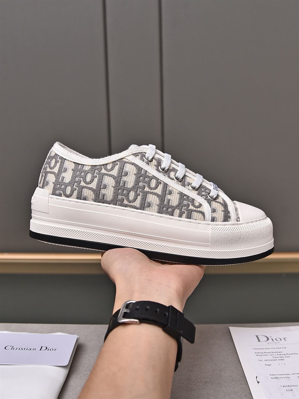DIOR WALK’N’DIOR PLATFORM LOW-TOP SNEAKER – DO144