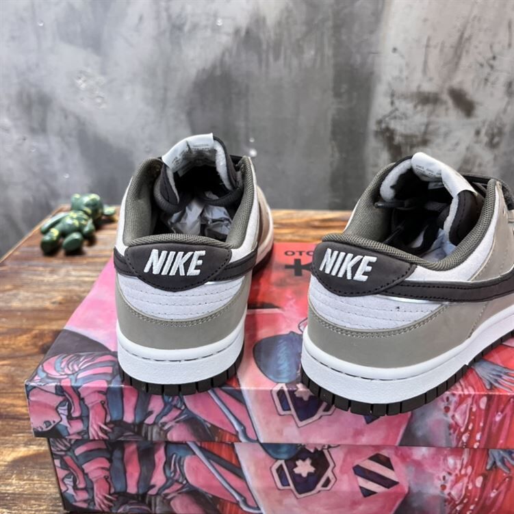 NIKE SB DUNK LOW SNEAKER – NSN020
