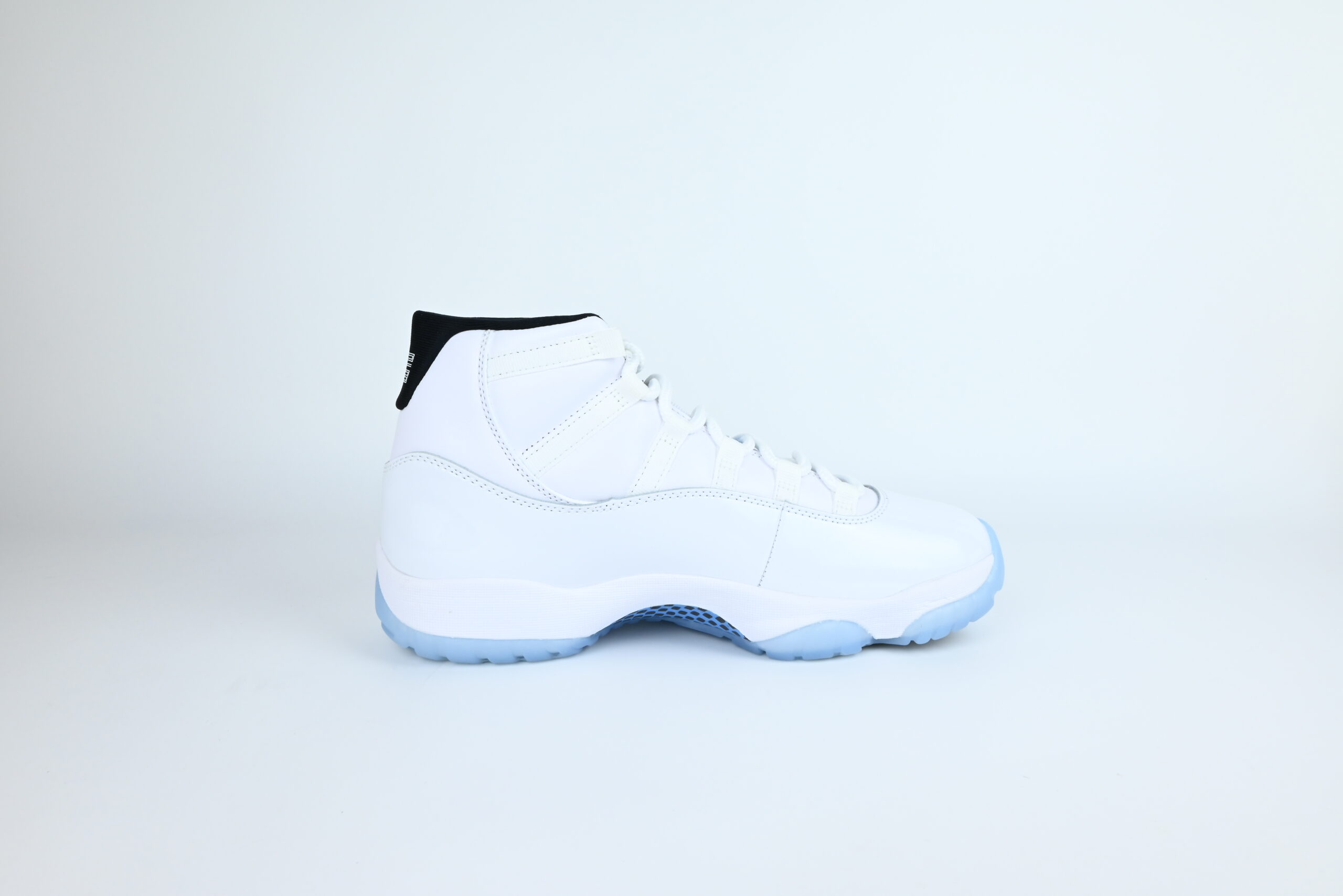 Air Jordan 11 “Legend Blue” (Columbia)