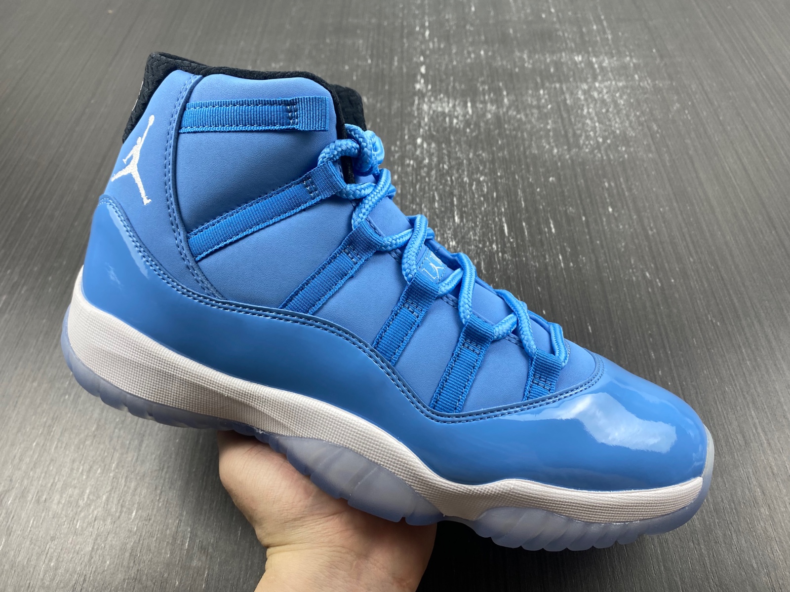 Air Jordan 11 Retro ‘Pantone’