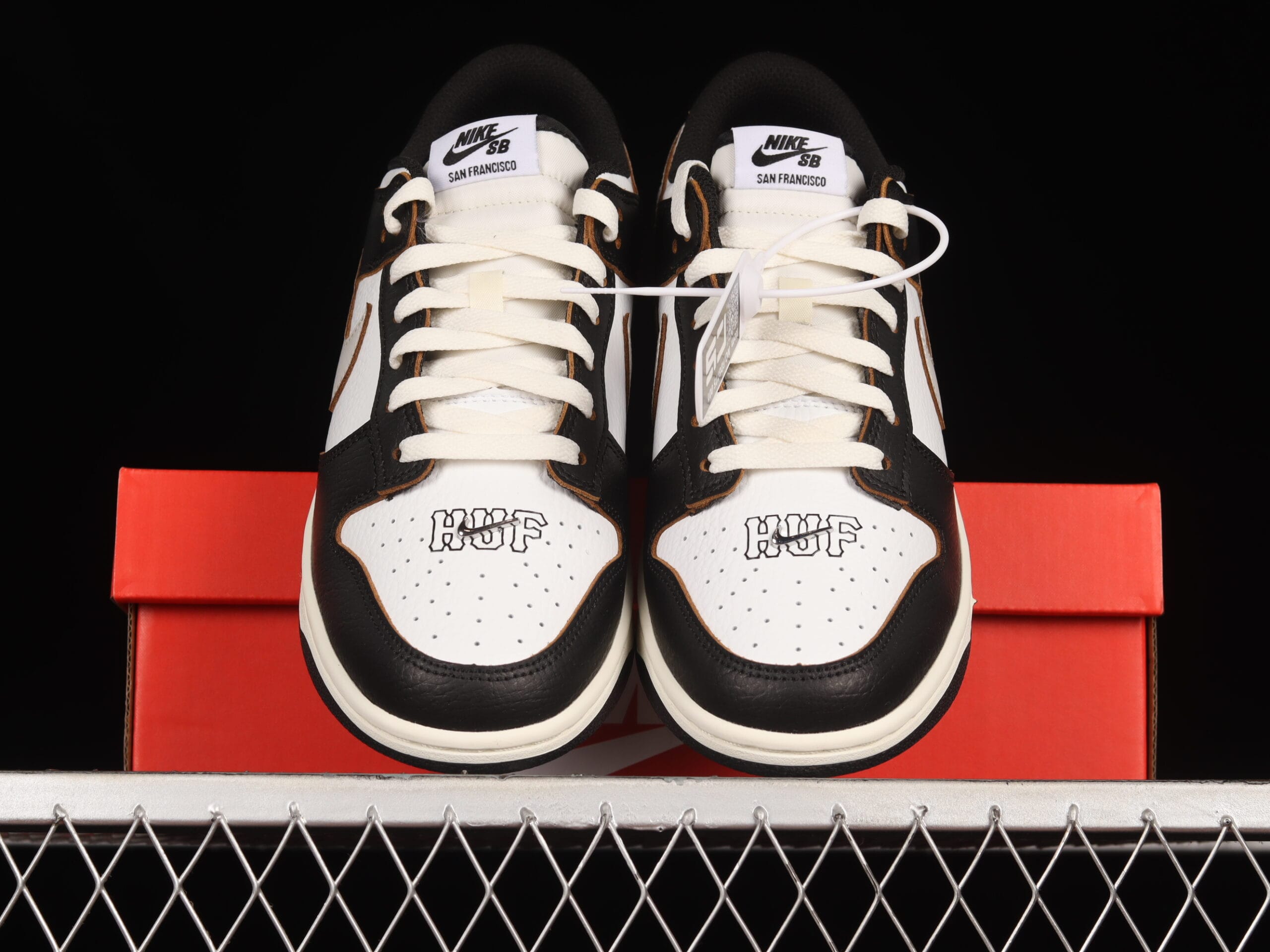 HUF x Nike SB Dunk Low “San Francisco”