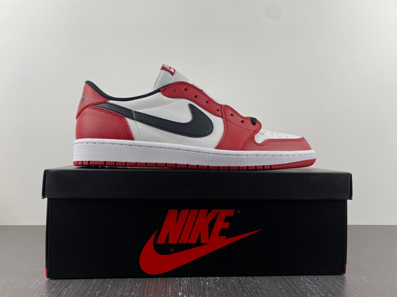 Jordan 1 Retro Low Chicago (2016)