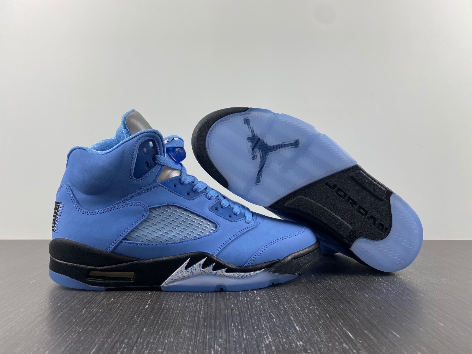 Air Jordan 5 Retro SE ‘UNC’