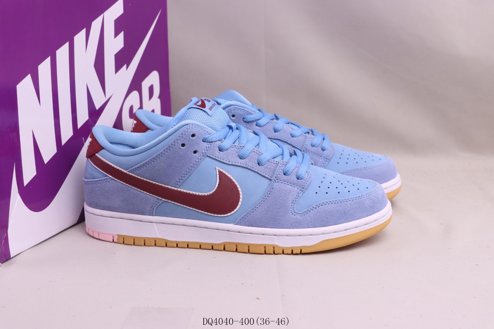 Nike SB Dunk Low Philadelphia Phillies