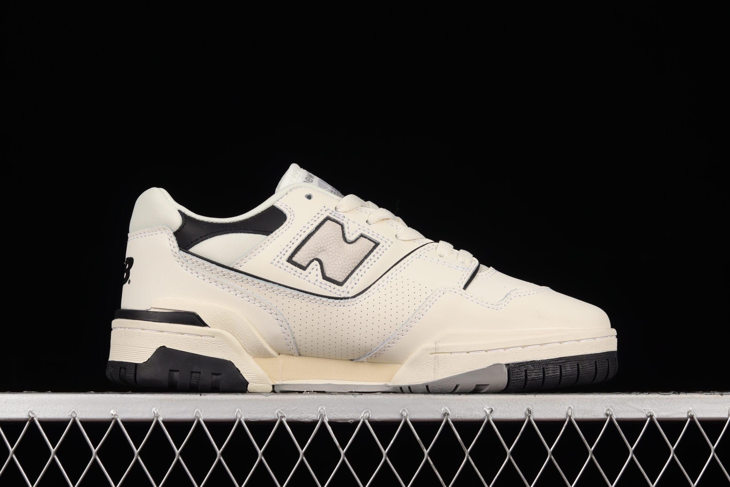 New Balance 550, Cream Black