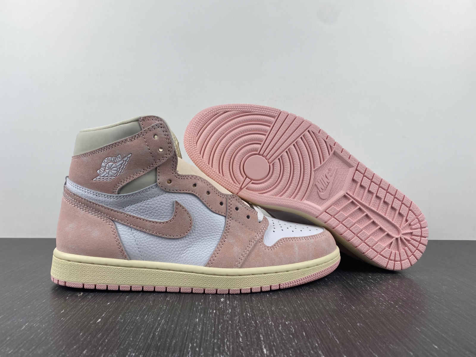 Air Jordan 1 Retro High OG “Washed Pink”