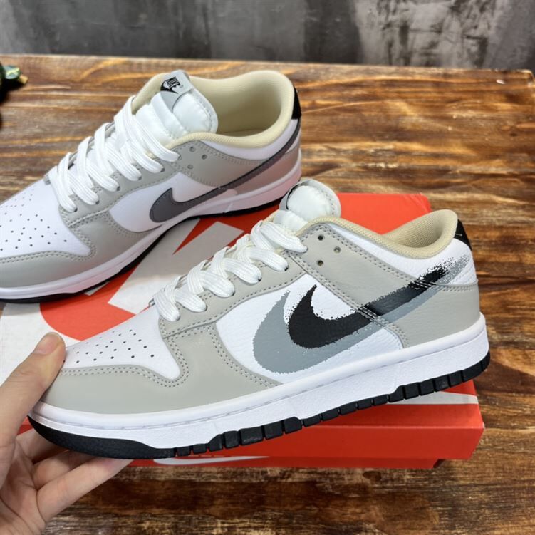 NIKE SB DUNK LOW SNEAKER – NSN016