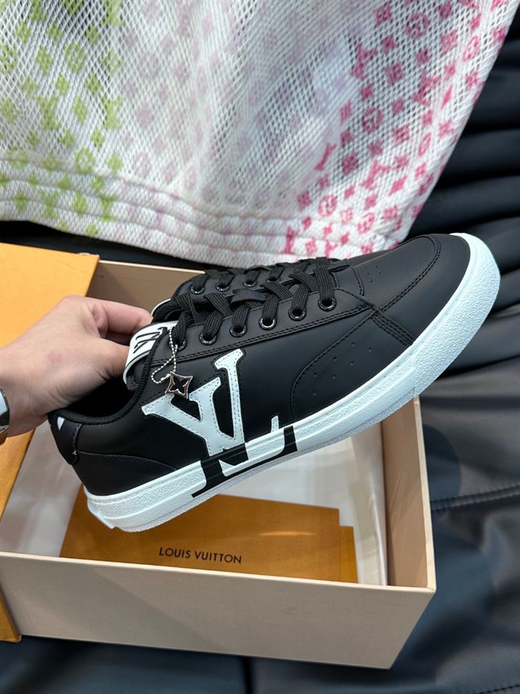 LOUIS VUITTON CHARLIE SNEAKER – LVS157