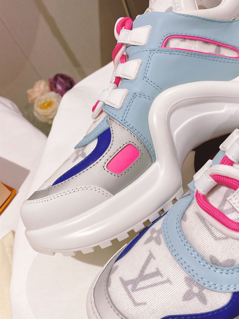 LOUIS VUITTON ARCHLIGHT TRAINERS – LVS100