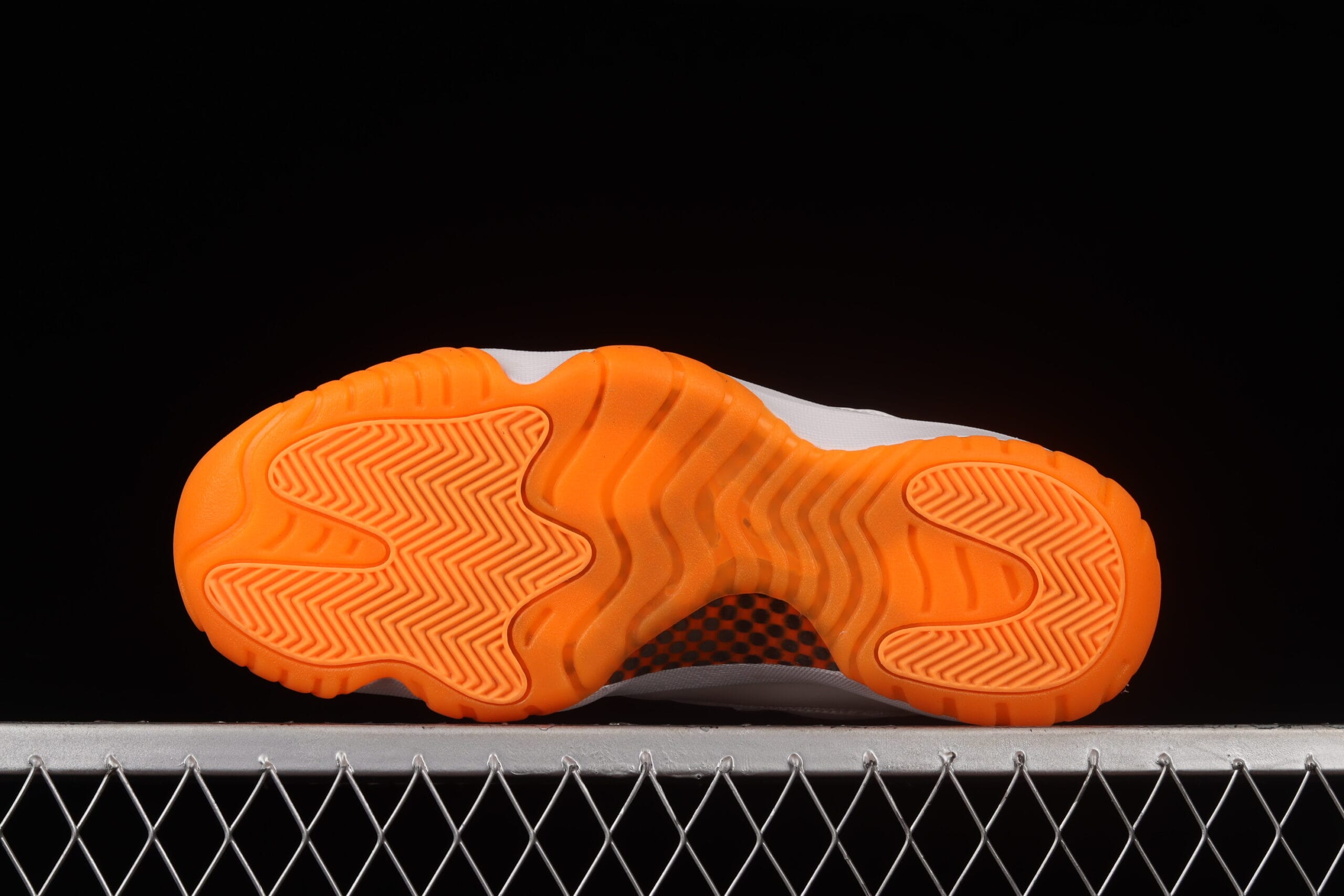 Air Jordan 11 Retro Low, Citrus