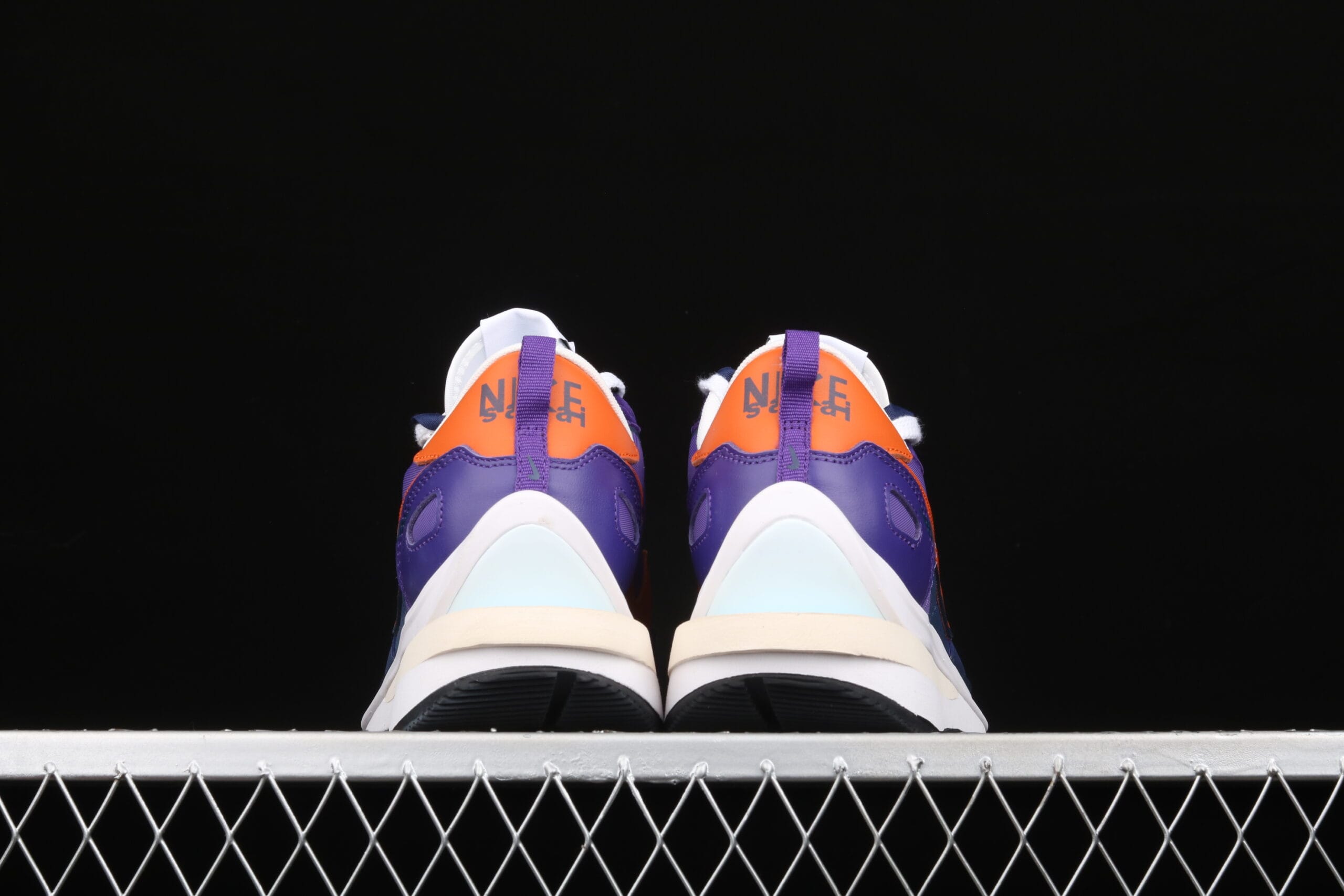 Nike Vaporwaffle, Sacai Dark Iris