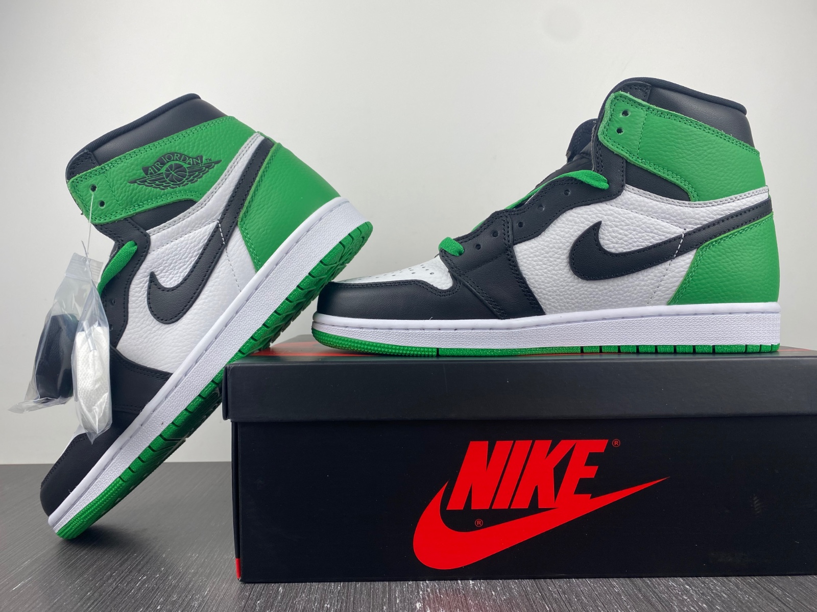 Air Jordan 1 High “Lucky Green”