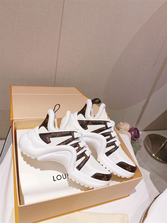 LOUIS VUITTON ARCHLIGHT TRAINERS – LVS106